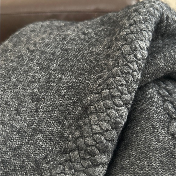 Classic Felted Heather Gray Sweater with Cable Detail - M - Picture 6 of 8